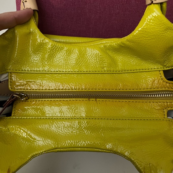 Kate Spade Shoulder Bag in Yellow Patent - Picture 8 of 12